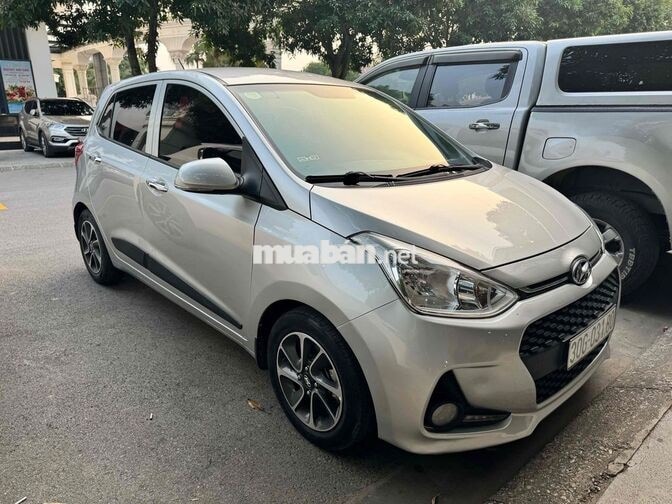 Hyundai Grand i10 Số tự động 50000 km Bạc