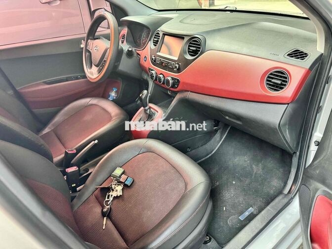 Hyundai Grand i10 Số tự động 50000 km Bạc