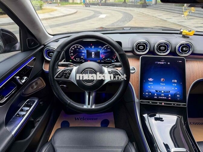 Mercedes C200 Avantgarde Plus 2022 Ngọc Lục Bảo