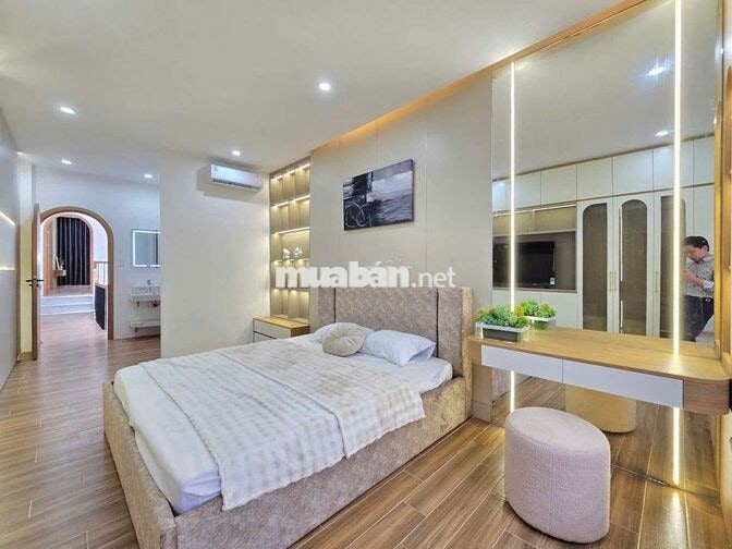 Nhà 4 tầng - Ngay cạnh phố Hàn Quốc - Dòng tiền sẵn 50tr/tháng