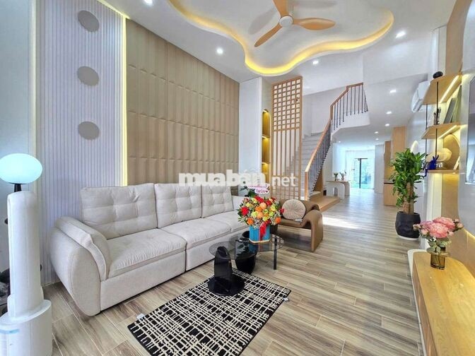 Nhà 4 tầng - Ngay cạnh phố Hàn Quốc - Dòng tiền sẵn 50tr/tháng