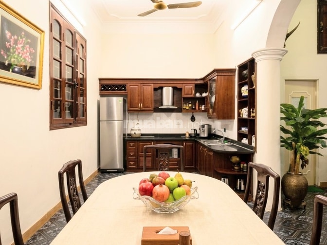 Biệt thự 132m2 phố Hoàng Văn Thái 2 mặt tiền đường, view hồ Đầm Hồng 