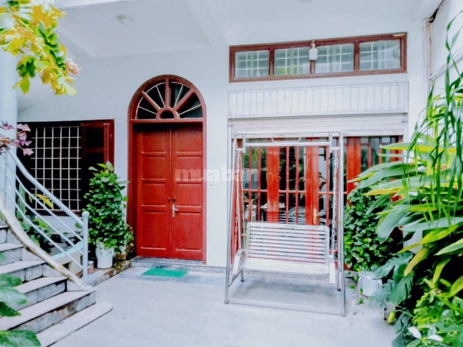 Biệt thự 132m2 phố Hoàng Văn Thái 2 mặt tiền đường, view hồ Đầm Hồng 