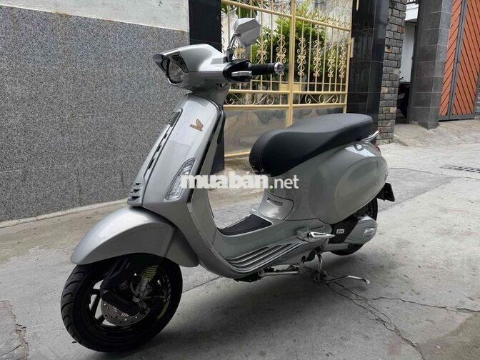 Piaggio Vespa Sprint Tech 125 Bạc