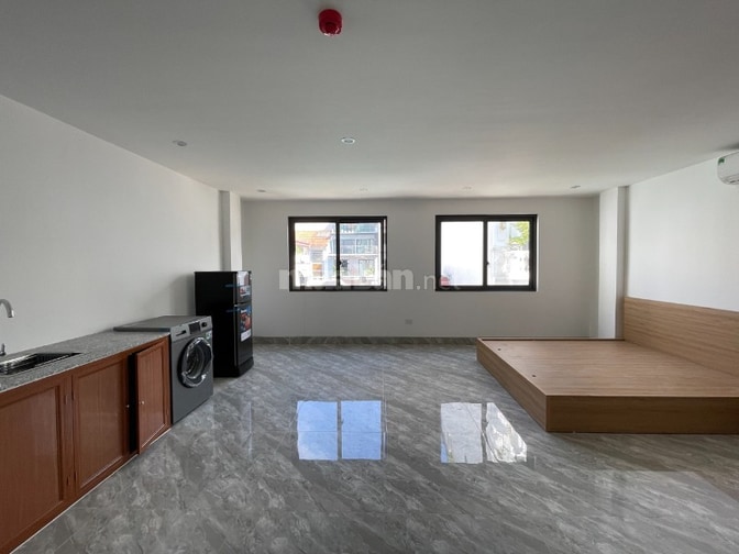 Bán gấp tòa căn hộ dịch vụ cao cấp ô tô tránh, Dt 118m2, 7t, mt 6.2.