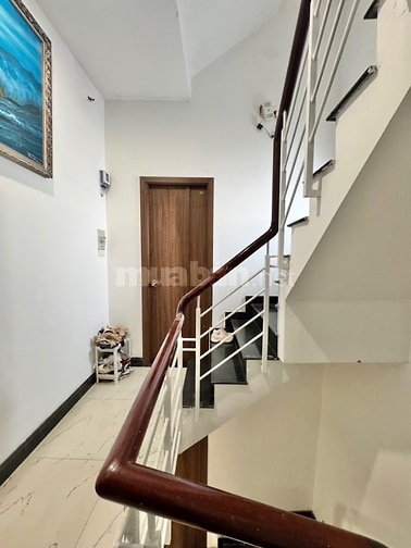 Nhà 6 tầng, Trần Quang Khải, đang cho thuê 35tr/tháng.