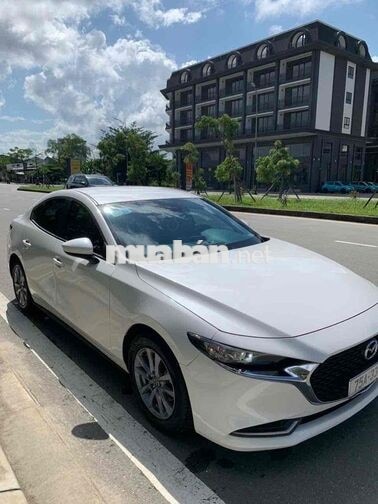 Mazda 3 Luxury 2024 Trắng 27000 km