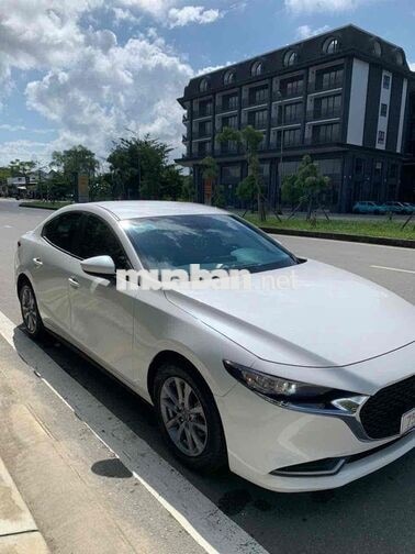 Mazda 3 Luxury 2024 Trắng 27000 km
