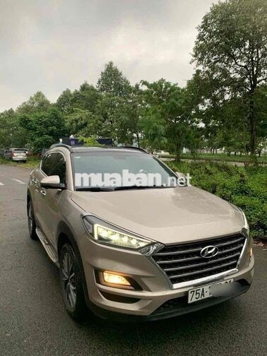 Hyundai Tucson 2020Tự động Xăng Vàng cát,phun xăng