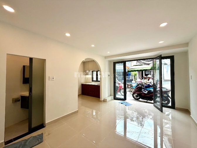 Bán nhà mới đẹp. Ngang tận 6m. Full nội thất. Hẻm Xe hơi 7m. Giá chỉ 4