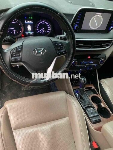 Hyundai Tucson 2020Tự động Xăng Vàng cát,phun xăng