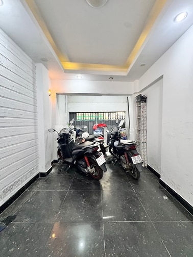 Nhà 6 tầng, Trần Quang Khải, đang cho thuê 35tr/tháng.