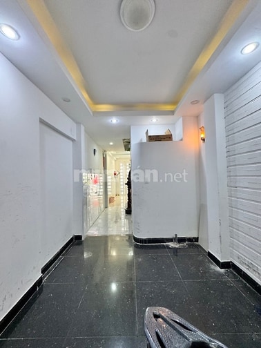 Nhà 6 tầng, Trần Quang Khải, đang cho thuê 35tr/tháng.