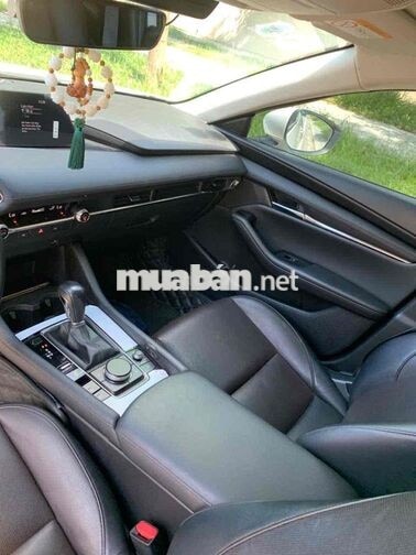 Mazda 3 Luxury 2024 Trắng 27000 km