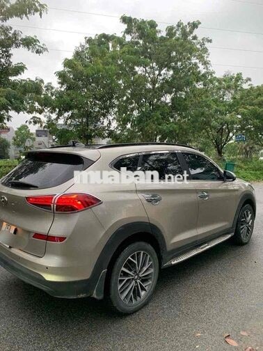 Hyundai Tucson 2020Tự động Xăng Vàng cát,phun xăng