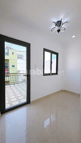CHÍNH CHỦ CẦN BÁN NHÀ MỚI XÂY HẺM XE HƠI ĐƯỜNG ĐOÀN VĂN BƠ QUẬN 4.