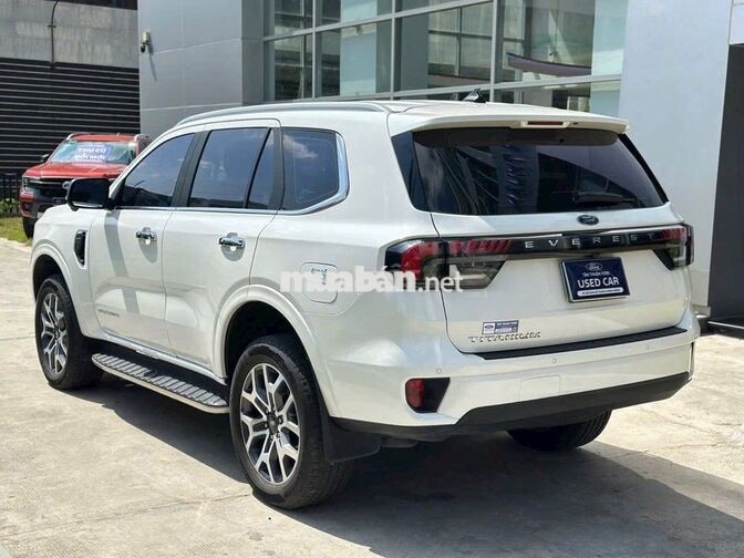 Ford Everest Titanium 4x4 10AT 2025 Trắng Thái Lan