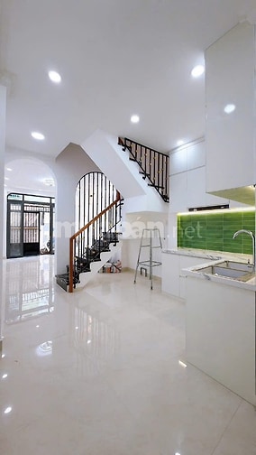CHÍNH CHỦ CẦN BÁN NHÀ MỚI XÂY HẺM XE HƠI ĐƯỜNG ĐOÀN VĂN BƠ QUẬN 4.