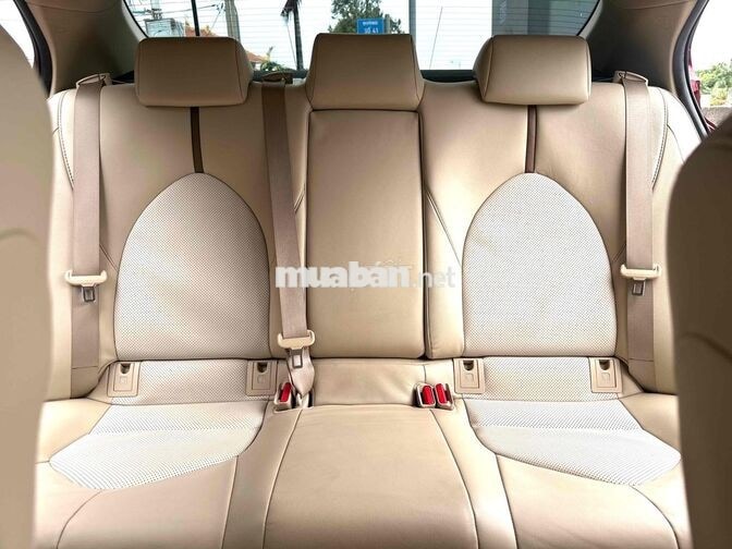Toyota Camry 2.0 G 2020 Đỏ 8.000 km