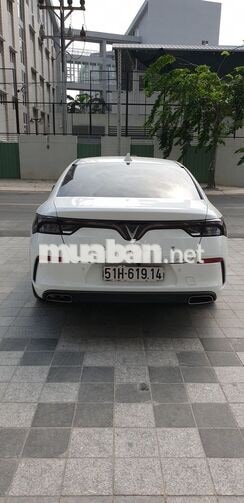 VinFast Lux A2.0 Premium 2019 Trắng 68000km