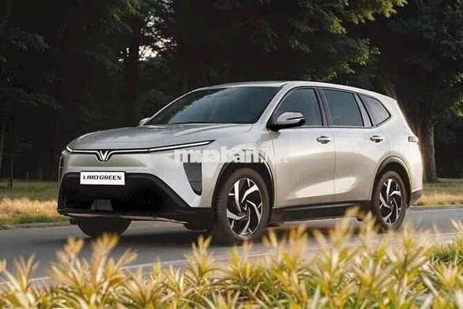 VinFast MPV 7 điện màu Đỏ 7 chỗ