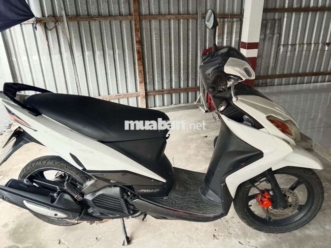 Yamaha Luvias Trắng