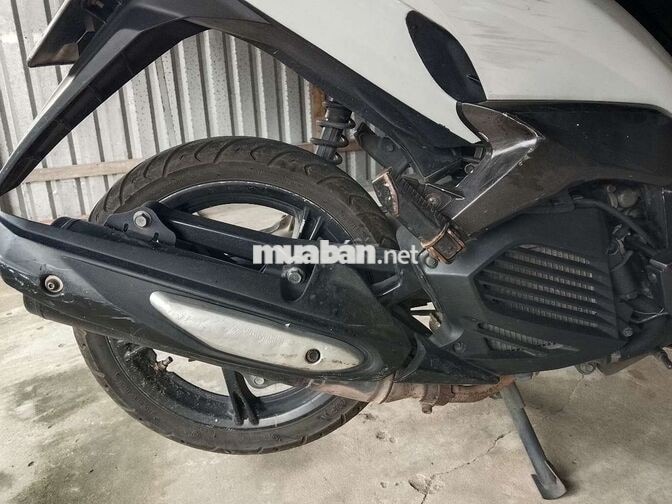 Yamaha Luvias Trắng