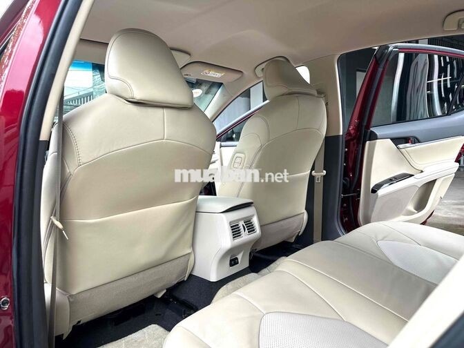 Toyota Camry 2.0 G 2020 Đỏ 8.000 km