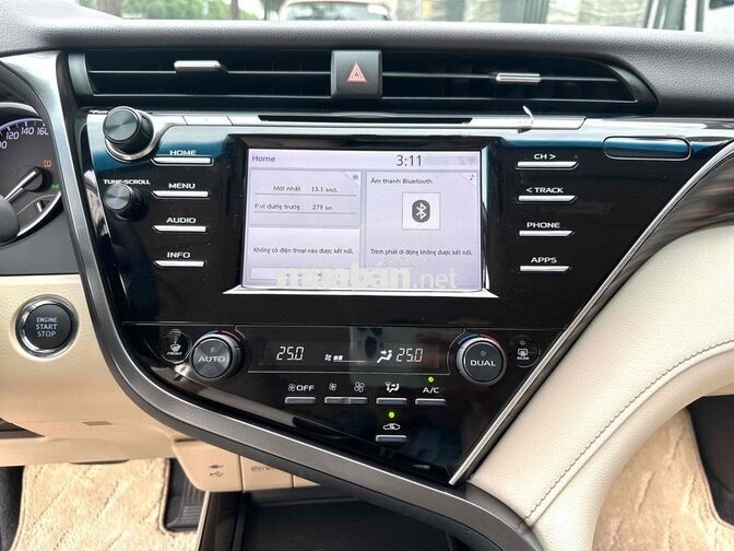 Toyota Camry 2.0 G 2020 Đỏ 8.000 km