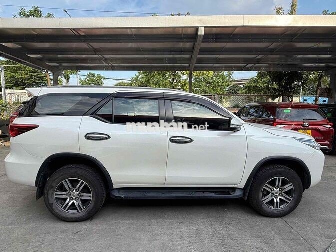 Bán Fortuner xăng AT 1 cầu 2017 - Xe full phụ kiện