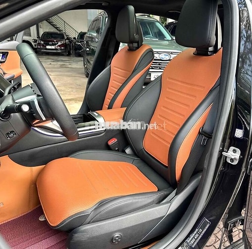 Mercedes-Benz C300 2025 Đen 8.800 km