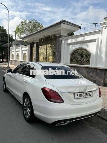 Mercedes-Benz C200 2018 Trắng Tự động 65000 km