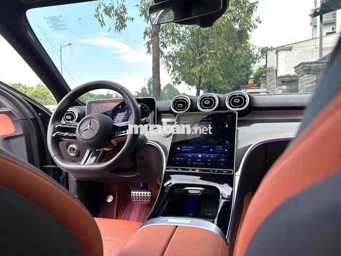Mercedes-Benz C300 2025 Đen 8.800 km