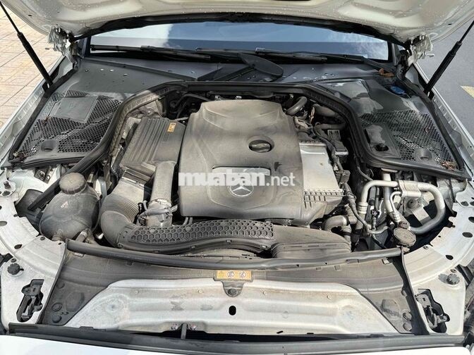 Mercedes-Benz C200 2018 Trắng Tự động 65000 km