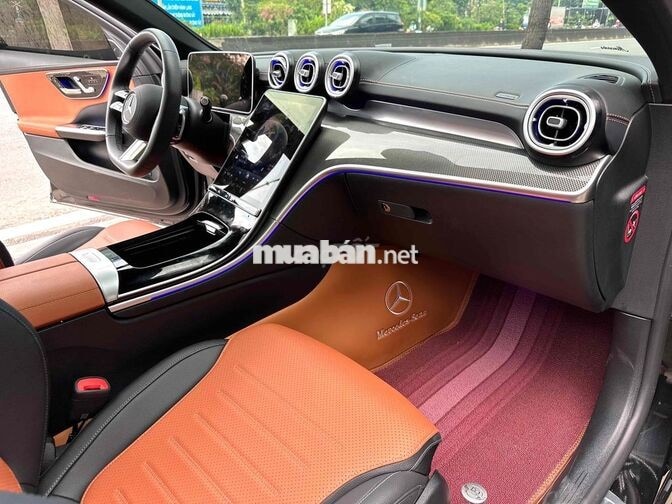 Mercedes-Benz C300 2025 Đen 8.800 km