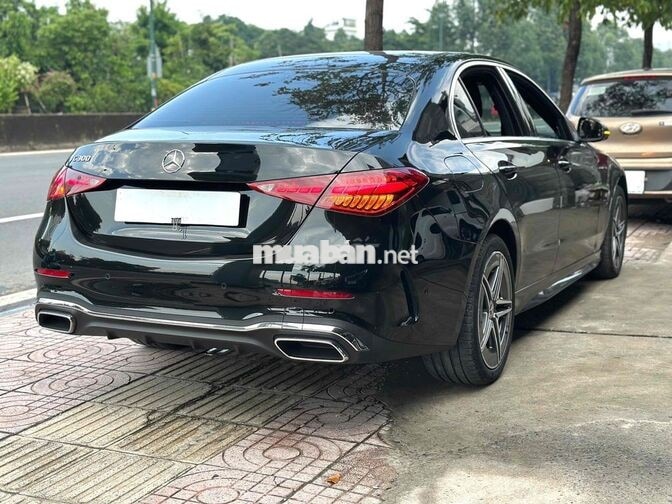 Mercedes-Benz C300 2025 Đen 8.800 km