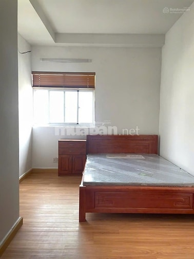 Cần bán 2PN , 5,6 TỶ chung cư H2 Hoàng Diệu, P. 8, Quận 4. 