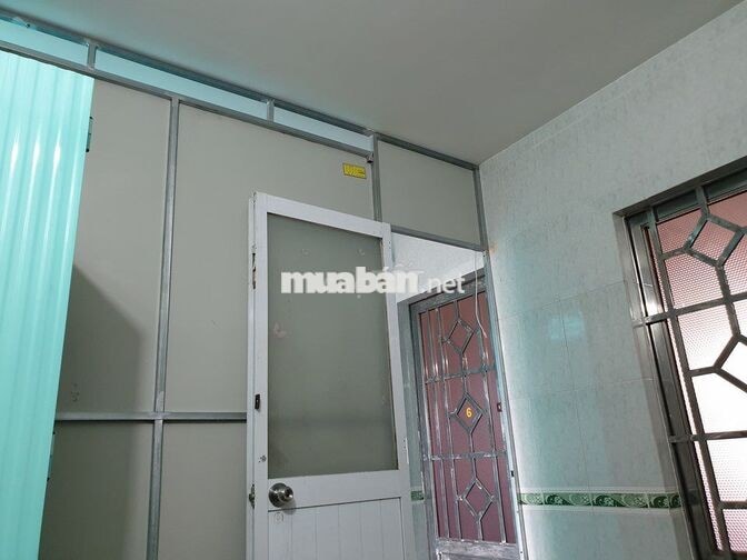 Phòng đúc, có nội thất, giờ giấc tự do