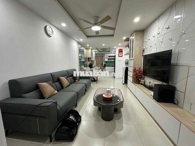 Căn hộ 2PN có ban công riêng biệt, full nội thất, rộng nhất Topaz Twin