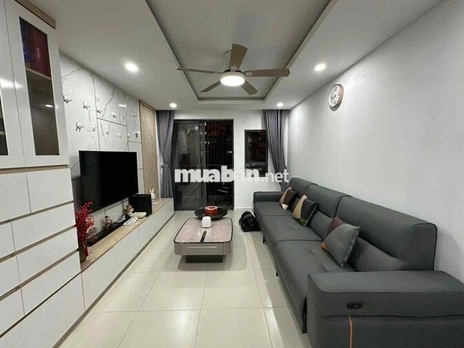 Căn hộ 2PN có ban công riêng biệt, full nội thất, rộng nhất Topaz Twin