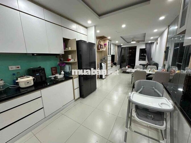Căn hộ 2PN có ban công riêng biệt, full nội thất, rộng nhất Topaz Twin