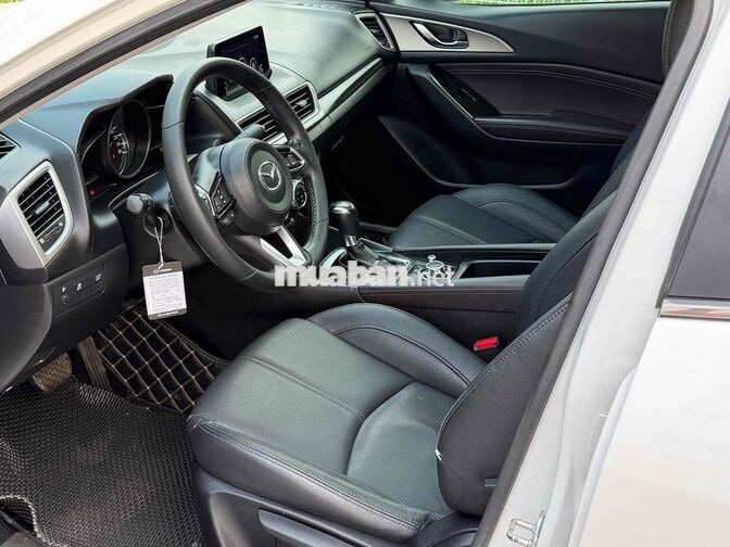 Mazda Mazda 3 2018 Trắng 10 vạn km