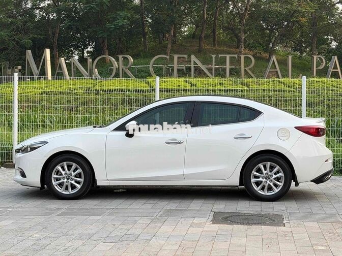 Mazda Mazda 3 2018 Trắng 10 vạn km