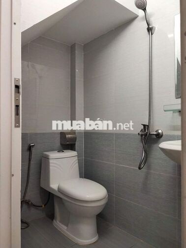 Cho thuê nhà hẻm 200 Lê Văn Lương, F Tân Hưng, 2 phòng ngủ, 1 máy lạnh