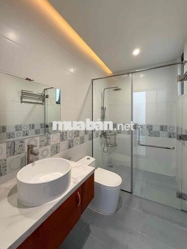 CHO THUÊ CĂN HỘ 2 PHÒNG NGỦ MỚI NGAY QUẬN 8