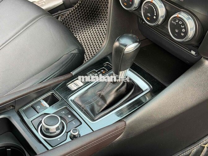 Mazda Mazda 3 2018 Trắng 10 vạn km
