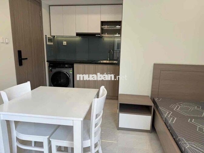 Studio ban công cách Lotte Mart 5p đi xe và tiện qua Sc Vivo