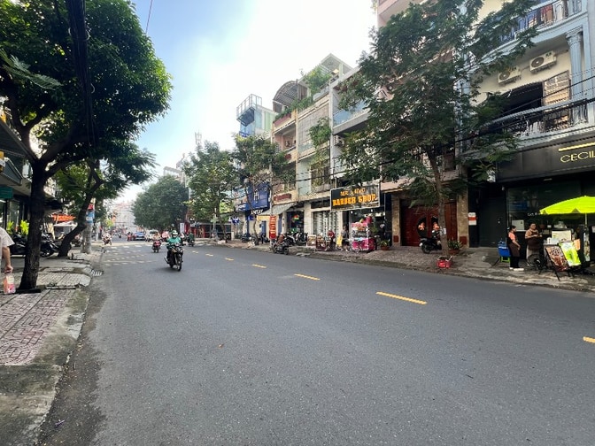 Nhà Mặt tiền kinh doanh sầm uất 4 Lầu Nguyễn Hồng Đào, P14, Q.Tân Bình