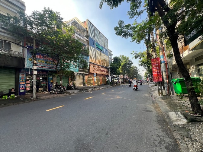 Nhà Mặt tiền kinh doanh sầm uất 4 Lầu Nguyễn Hồng Đào, P14, Q.Tân Bình