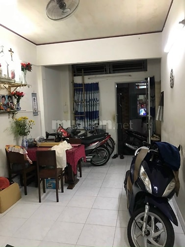 2 mặt tiền (trước sau) 40m vuông đất. Quận 10. Giá chỉ 5,5 tỷ